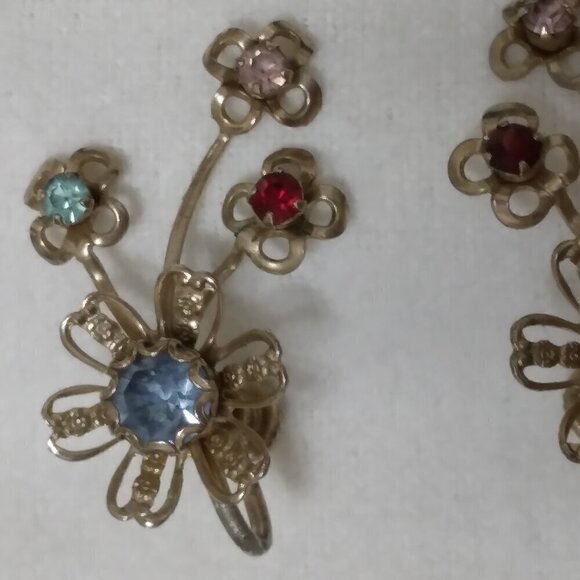 Vintage 1940's Multicolor Rhinestone Flower Screw-on Earrings - Picture 2 of 9
